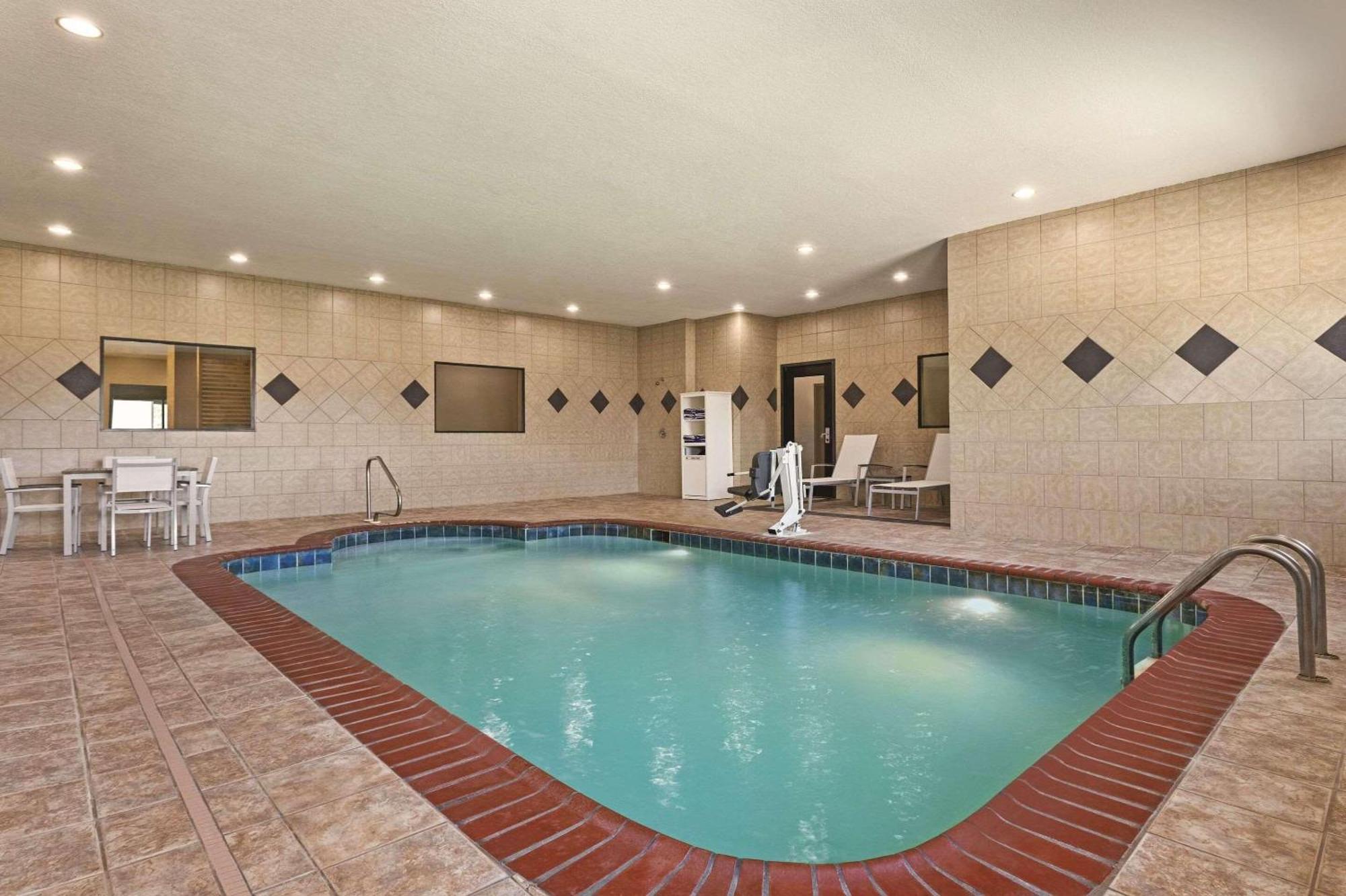 Country & By Radisson, Byram-jackson South, Ms 3*