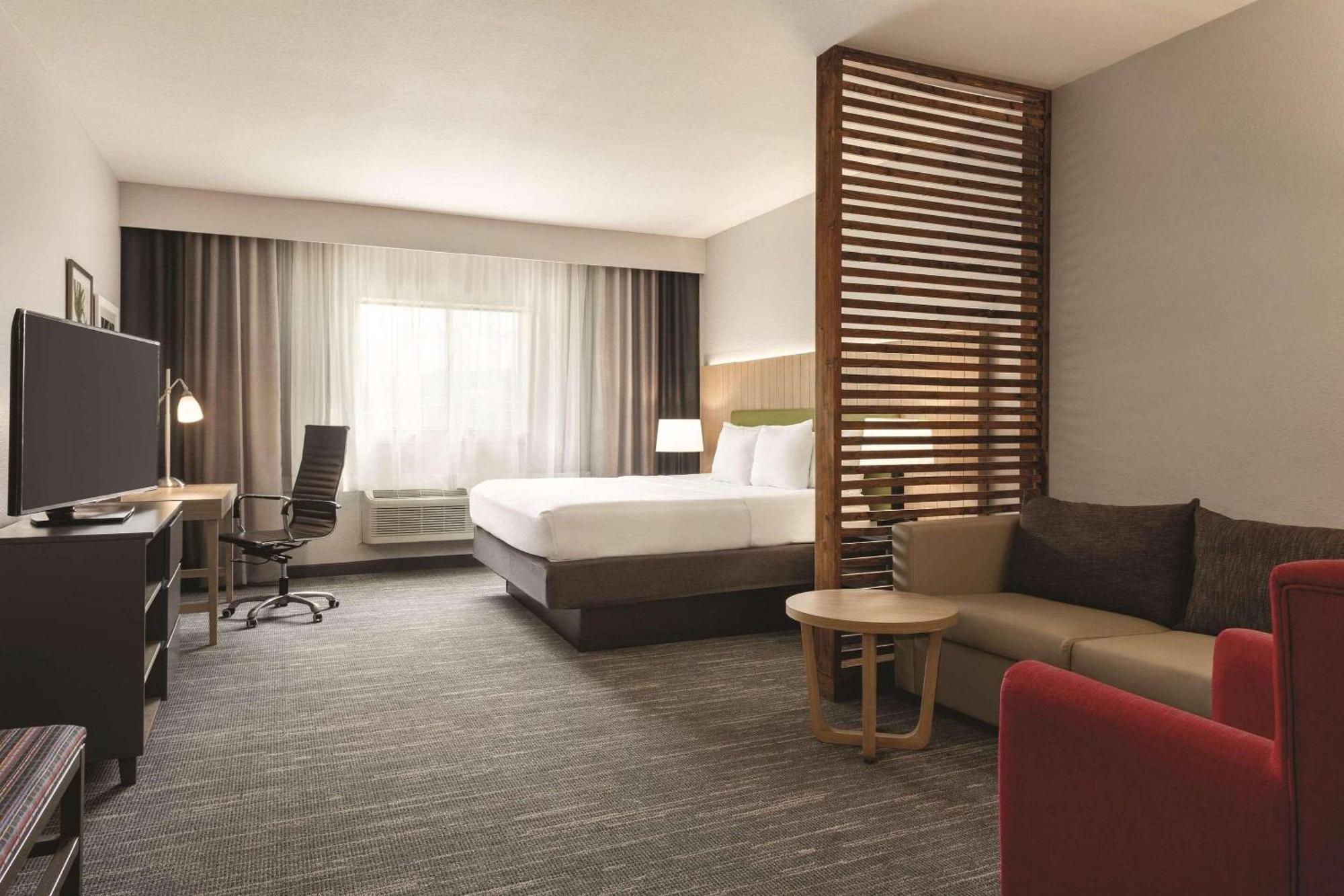 Country & By Radisson, Byram-jackson South, Ms Byram